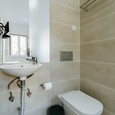 Rent4rest Downtown Tiny Лісабон