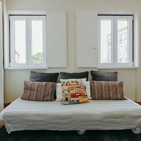 Rent4rest Downtown Tiny Лісабон