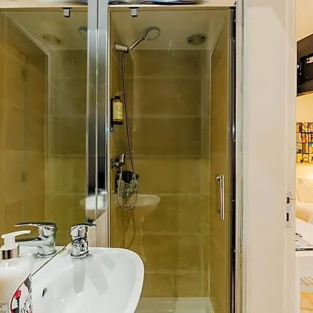 Rent4rest Downtown Tiny Apartman