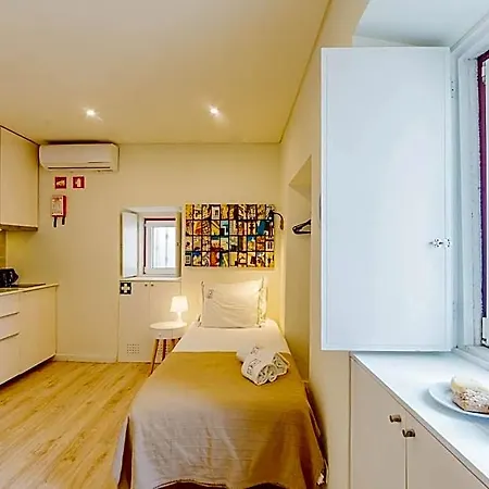 Rent4rest Downtown Tiny Apartman *