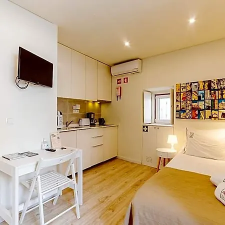 Rent4rest Downtown Tiny Apartman