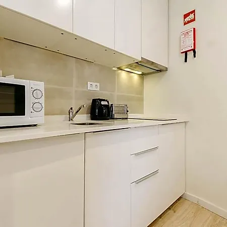 Rent4rest Downtown Tiny Apartman Lisboa
